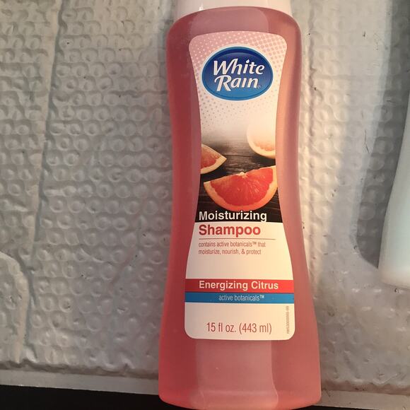 WHITE RAIN Bath Set: Moisturizing Shampoo,Conditioner,Hand Soap & Razors - Picture 2 of 12